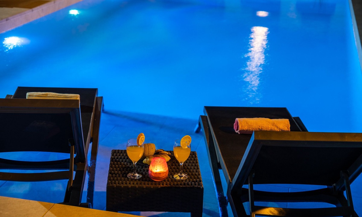 Montechoro Villa | Villa Paradisius