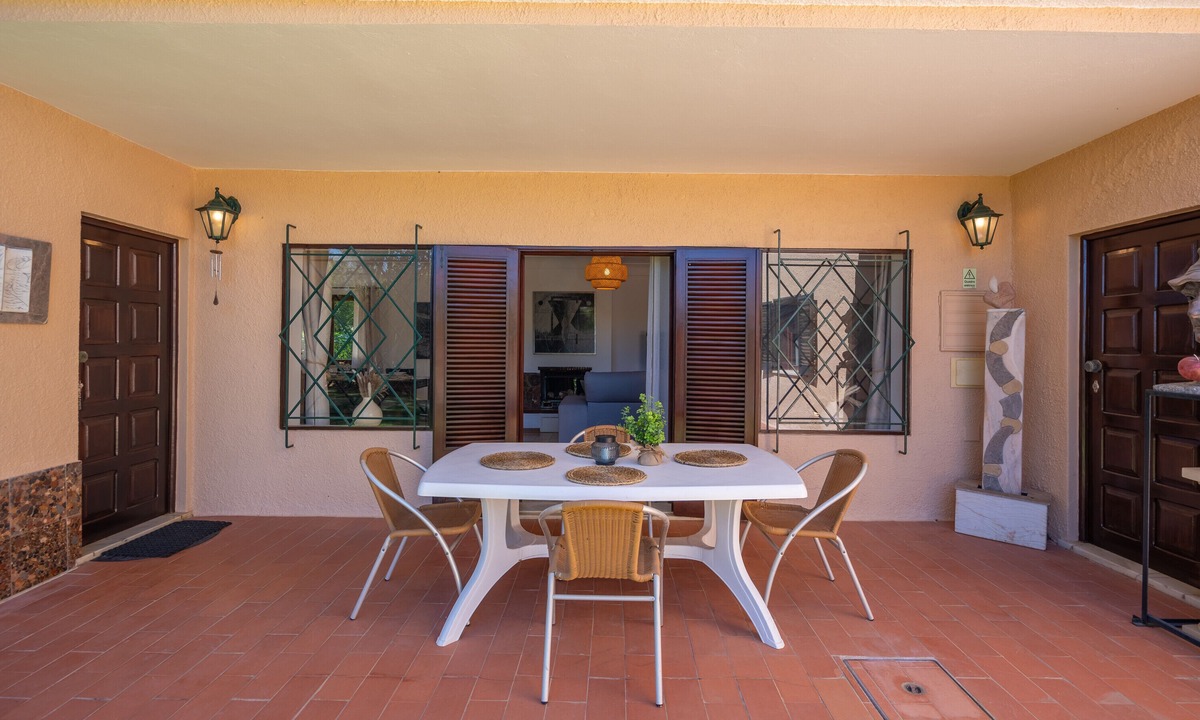 Funchal Villa | Countryside Villa "Green Paradise" with Shared Pool, Shared Garden & Wi-Fi
