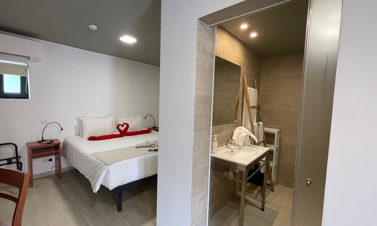 Charneca de Caparica e Sobreda Hotel | Villa 3 Caparica, Lisbon GAY Beach Hotel