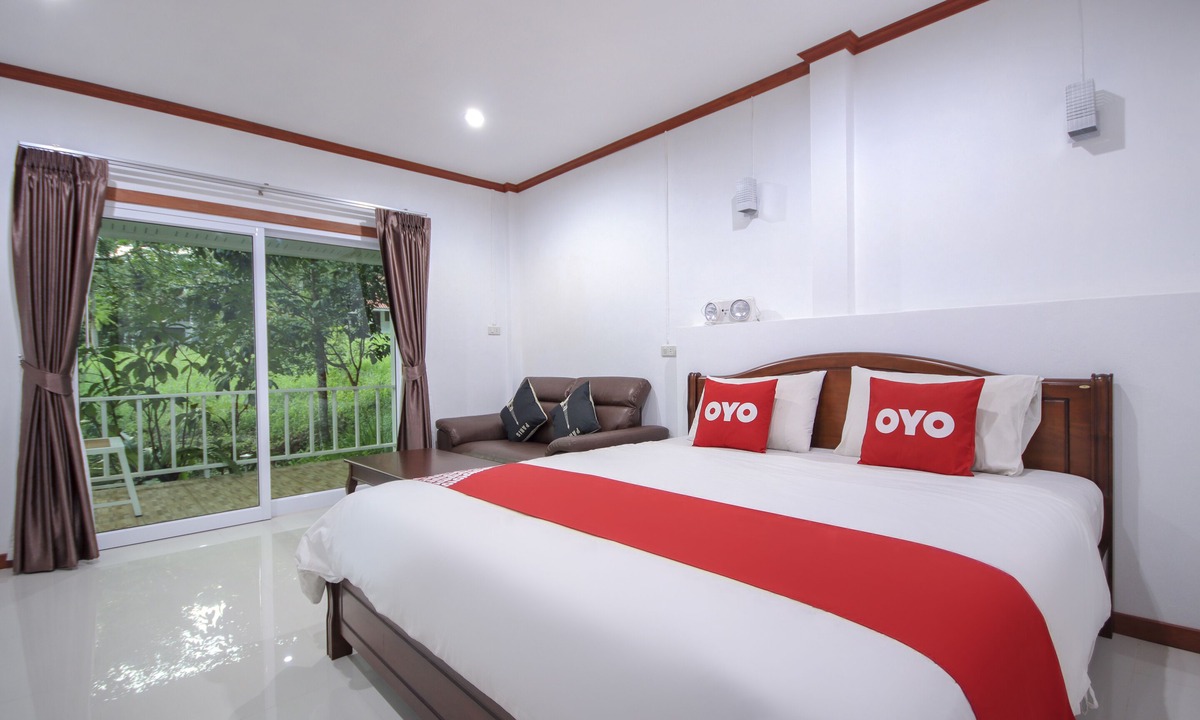 Lan Saka Hotel | OYO 75353 Loy Chalet Resort