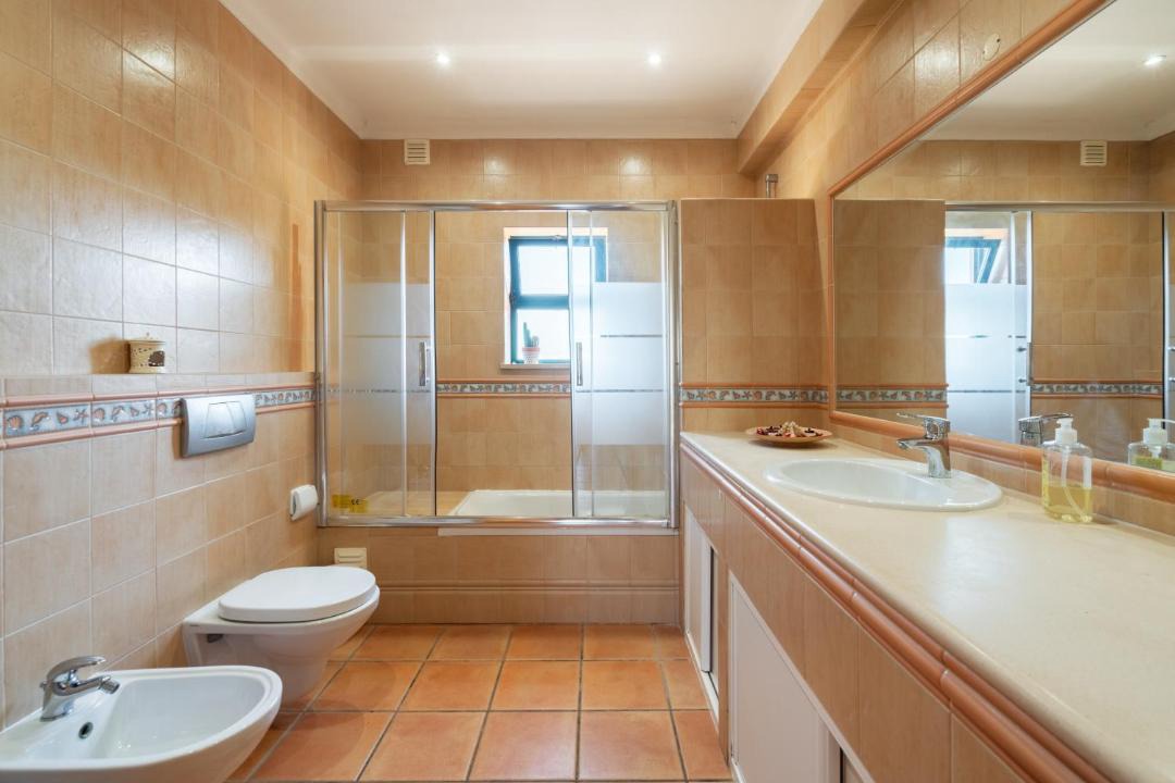 Montes de Alvor Villa | "Orange Tree Villa in Alvor - South - facing Family Villa with Private Poll"
