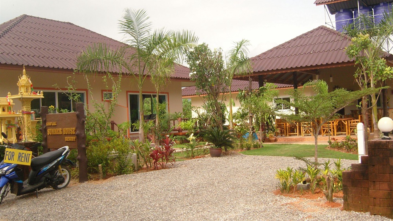 Photo of Buildings in Khuekkhak
