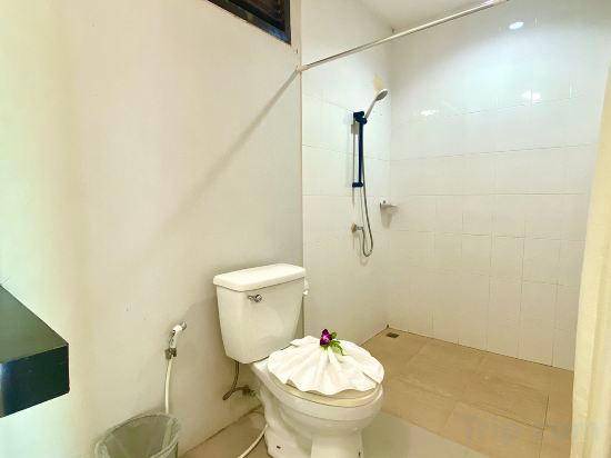 Photo of Bathroom in Takua Pa