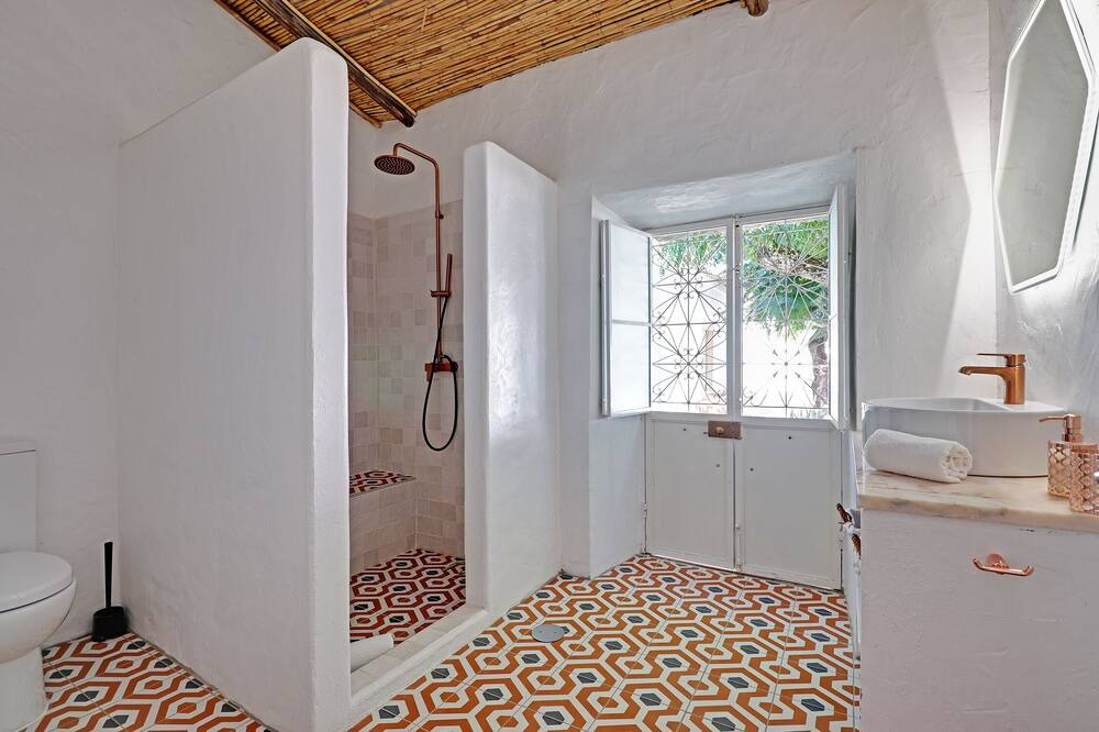 Photo of Bathroom in Gorjoes