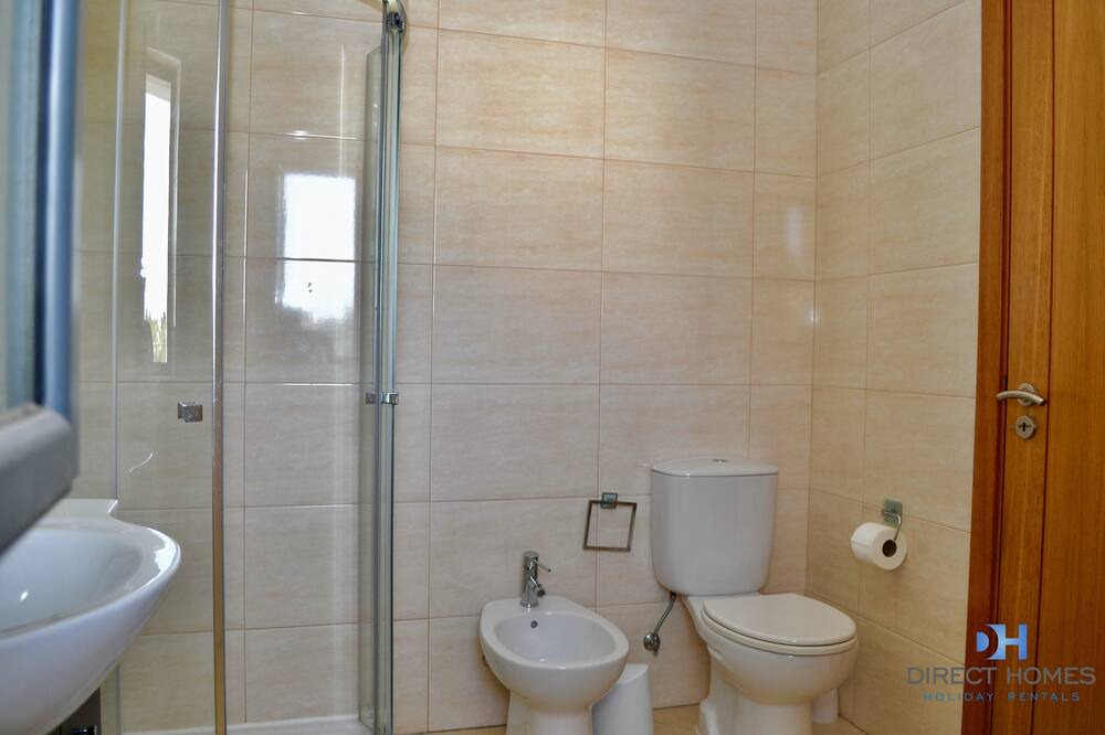 Photo of Bathroom in Mosqueira