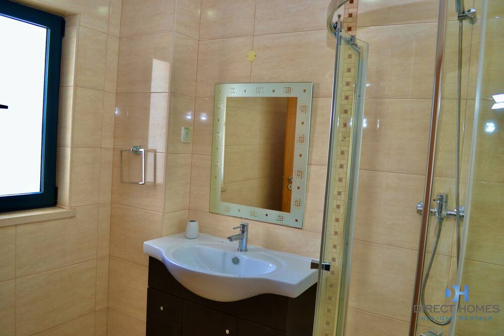 Photo of Bathroom in Mosqueira