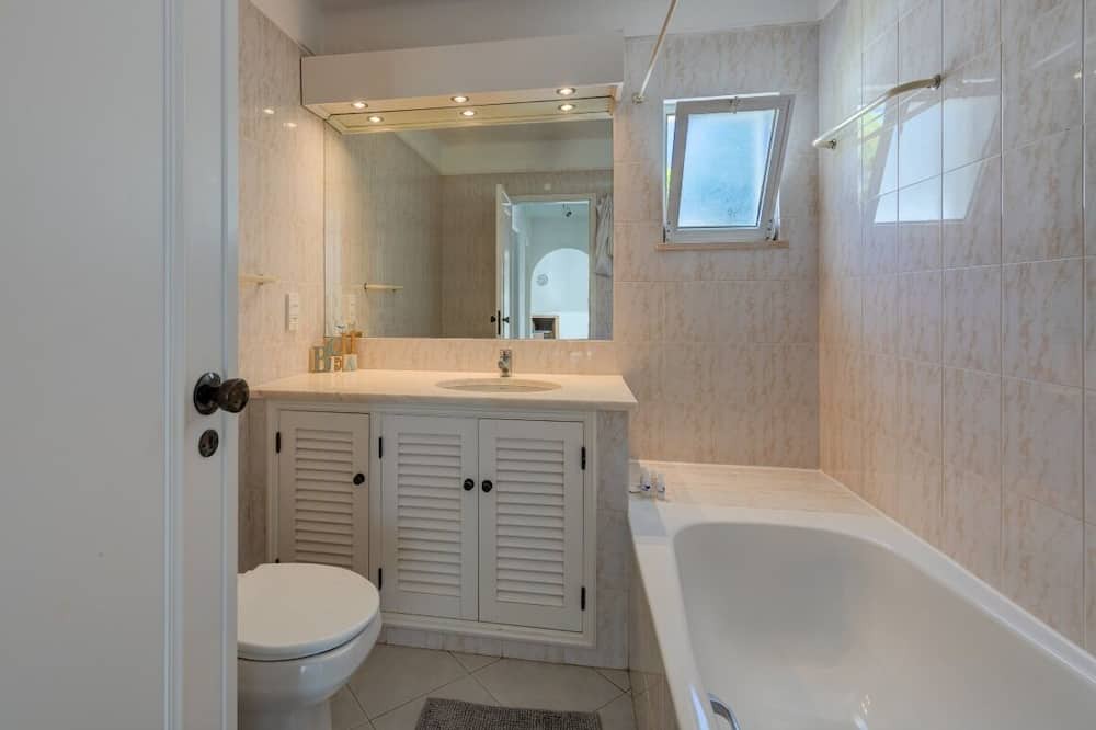 Photo of Bathroom in Branqueira