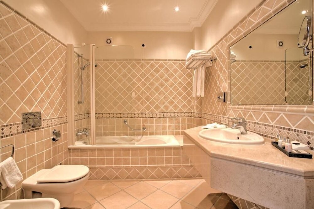 Photo of Bathroom in Almancil