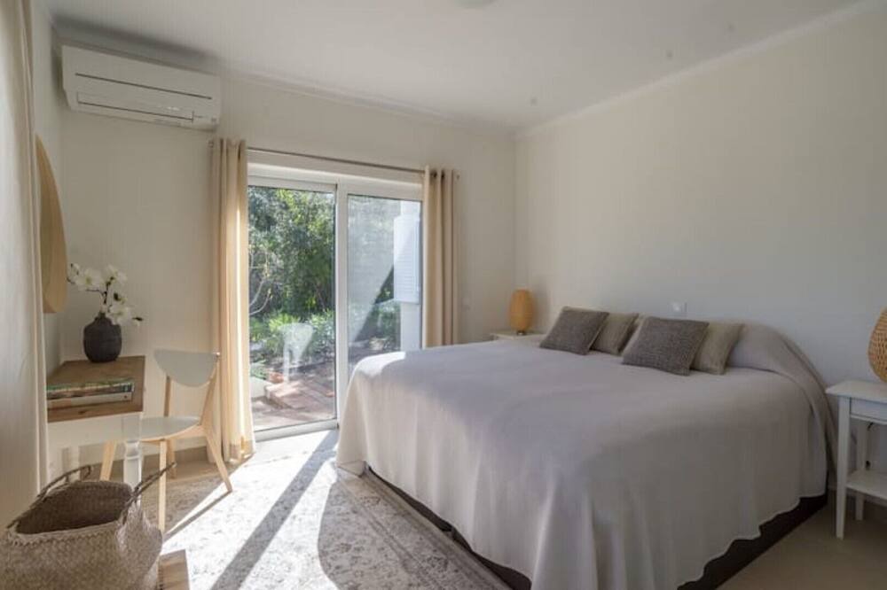 Photo of Bedroom in Sao Bras de Alportel