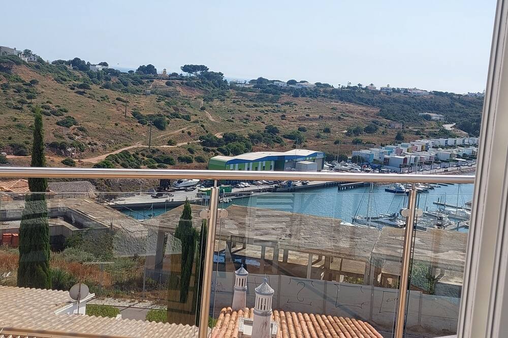 Photo of Outdoor in Calicos
