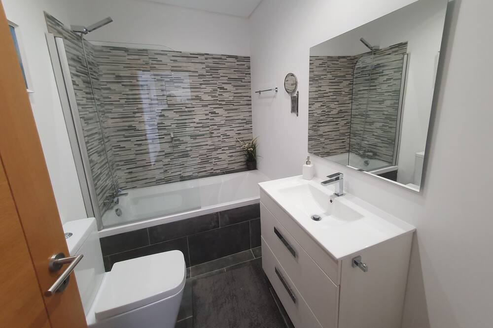 Photo of Bathroom in Canal