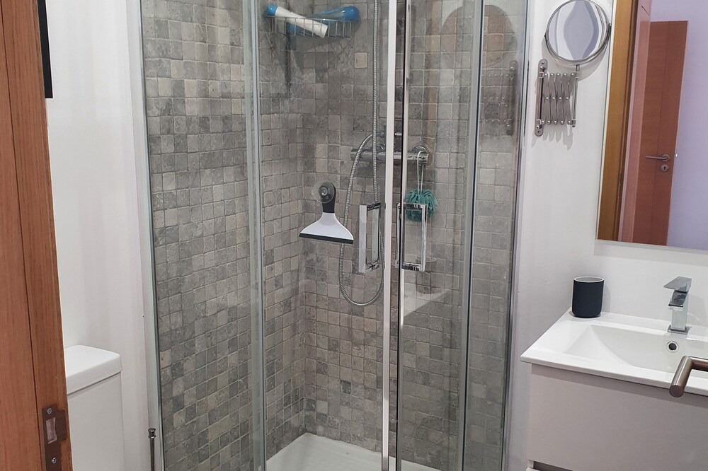 Photo of Bathroom in Canal