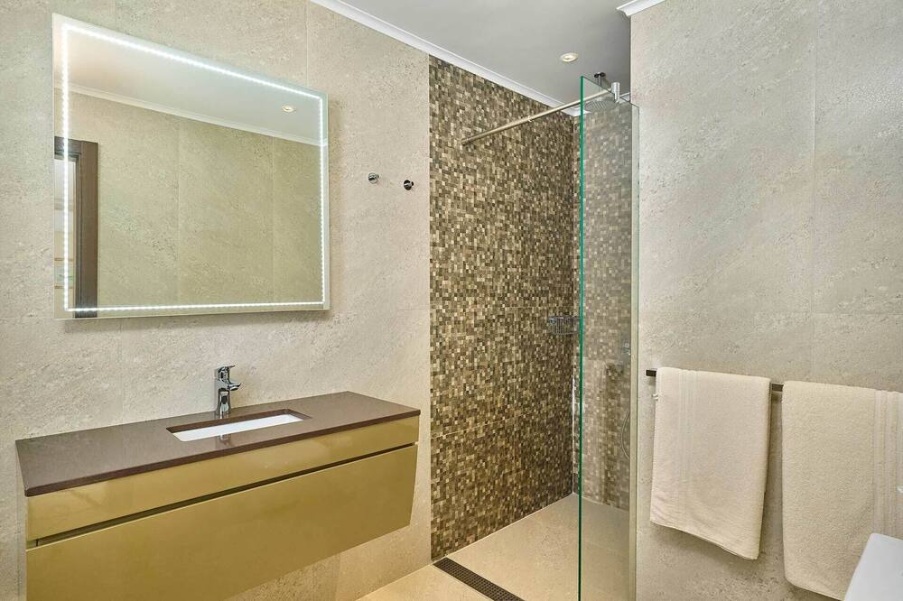 Photo of Bathroom in Pe do Cerro