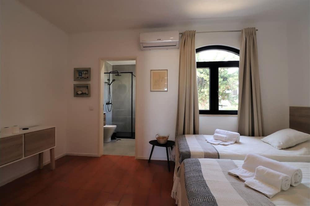Photo of Bedroom in Alporchinhos
