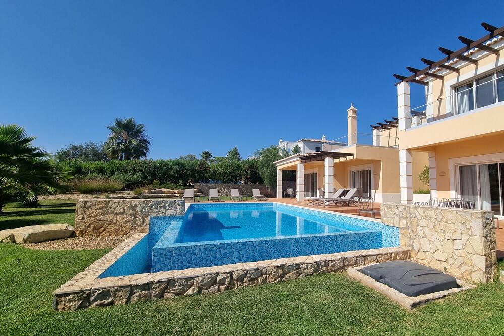 Photo of Outdoor in Estombar