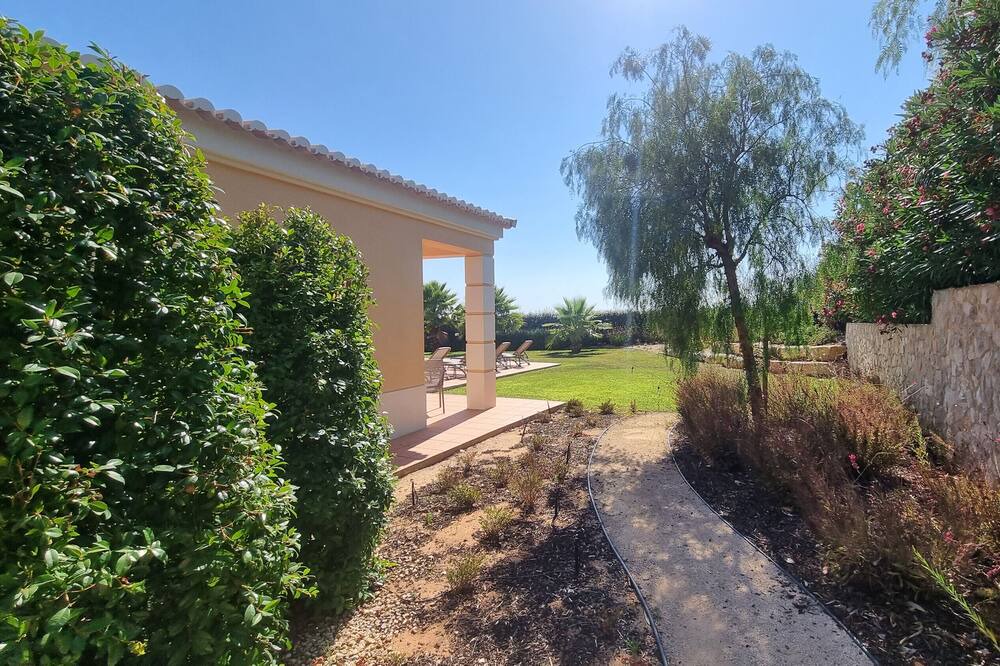Photo of Outdoor in Estombar