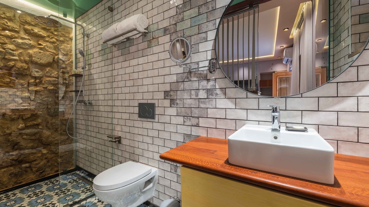 Photo of Bathroom in Albufeira Old Town