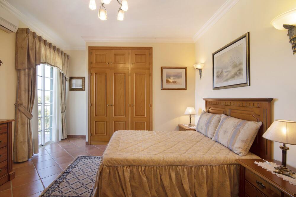 Photo of Bedroom in Mosqueira