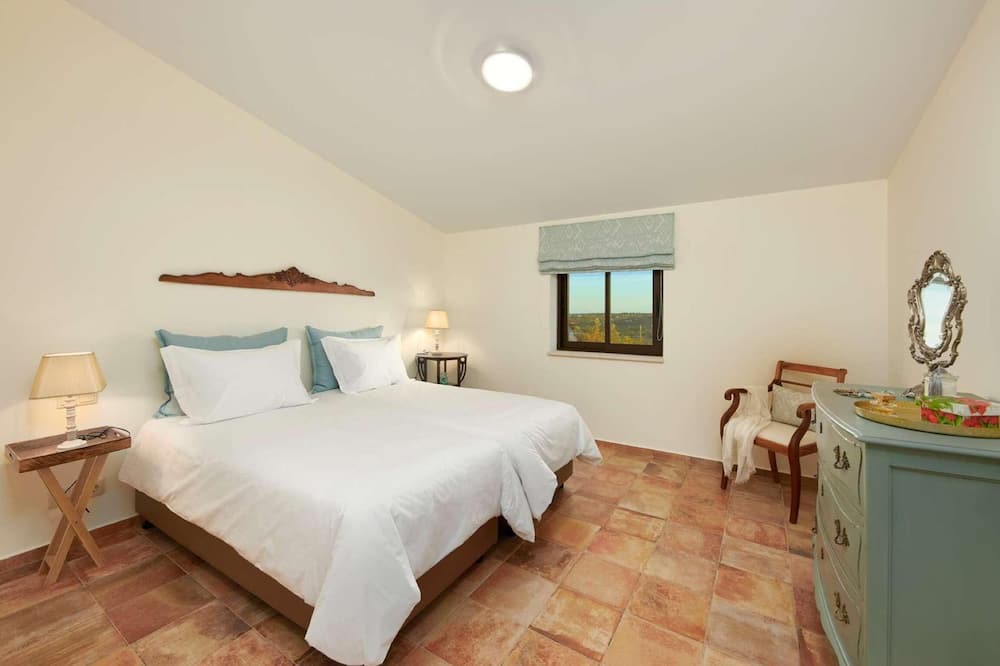 Photo of Bedroom in Moncarapacho e Fuseta
