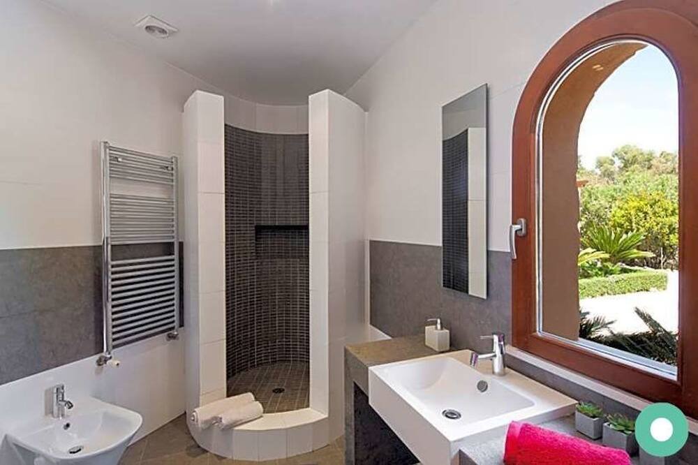 Photo of Bathroom in Penina