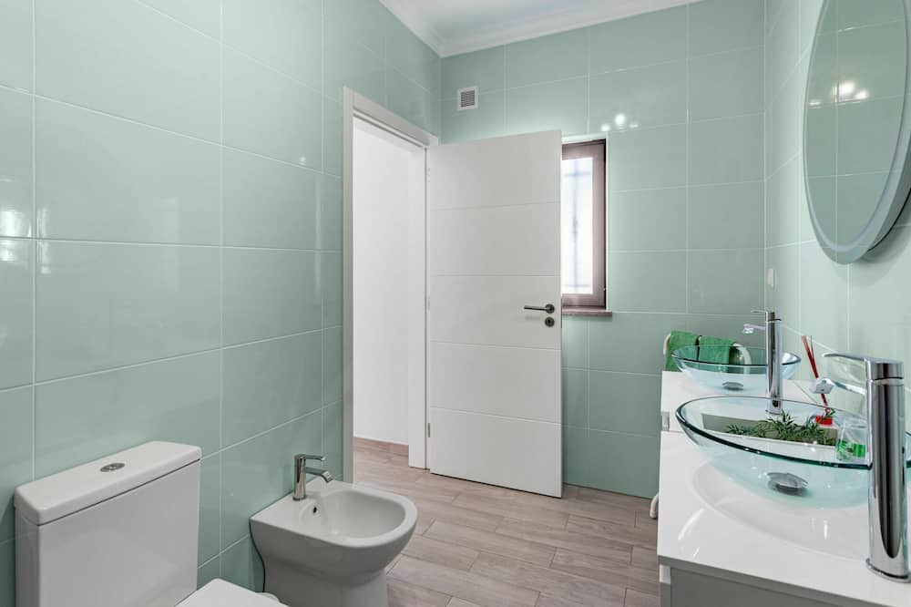 Photo of Bathroom in Estoi