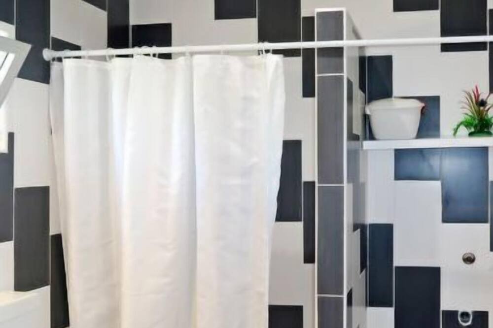 Photo of Bathroom in Quarteira