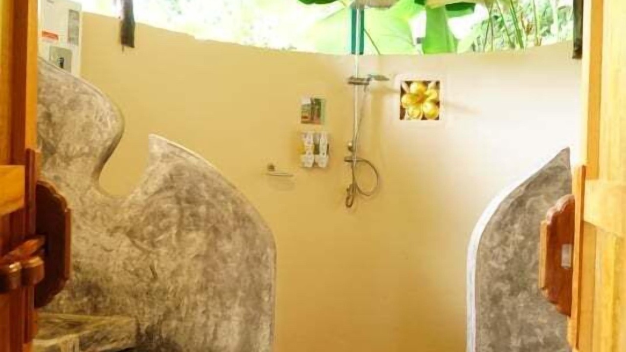 Photo of Bathroom in Phato