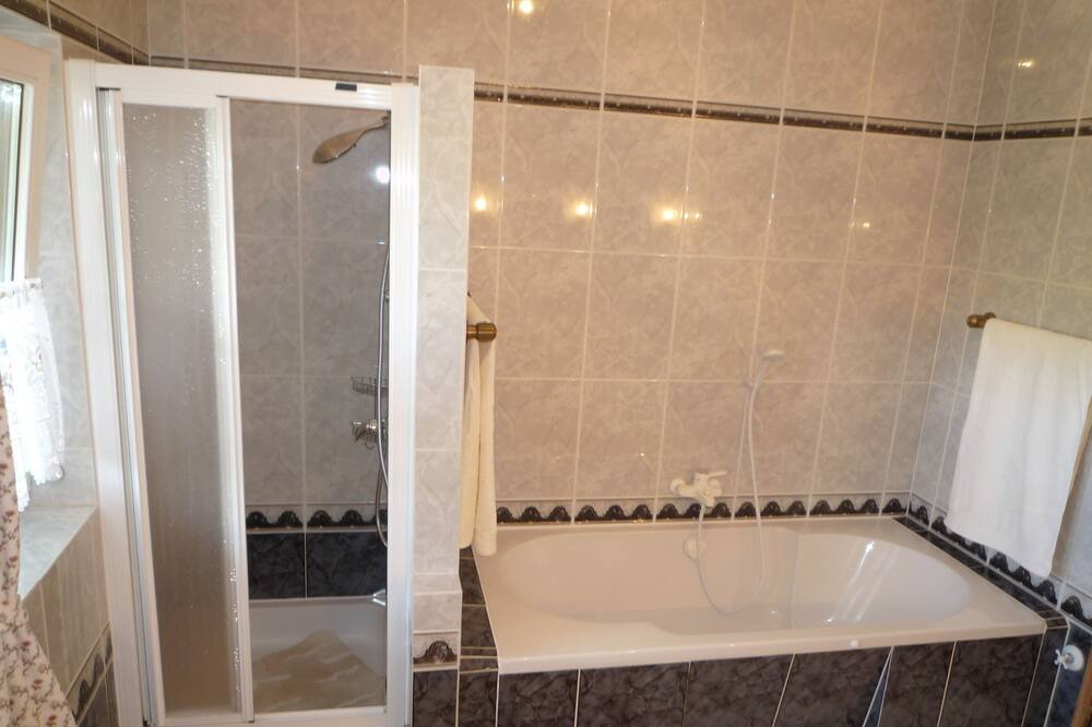 Photo of Bathroom in Quinta das Raposeiras