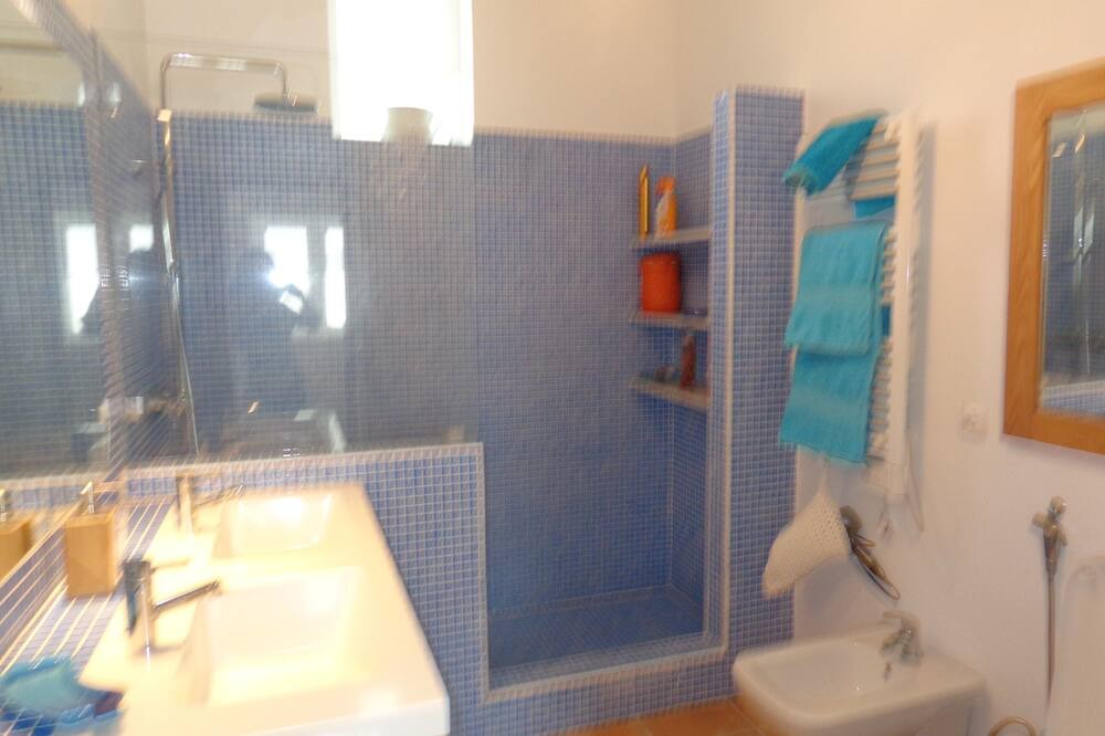 Photo of Bathroom in Carvalhal