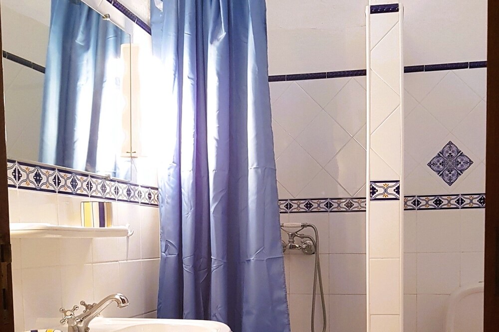 Photo of Bathroom in Gorjoes