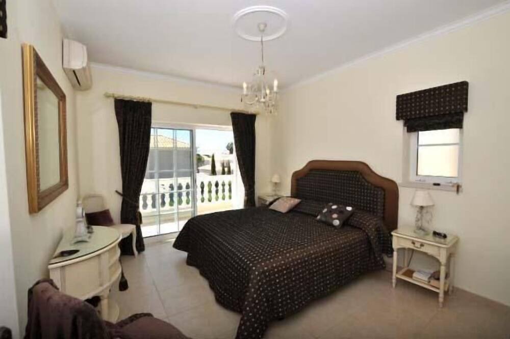 Photo of Bedroom in Vale do Garrao