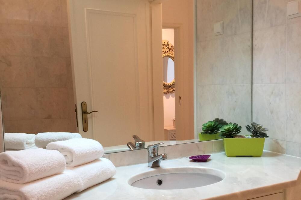 Photo of Bathroom in Porches