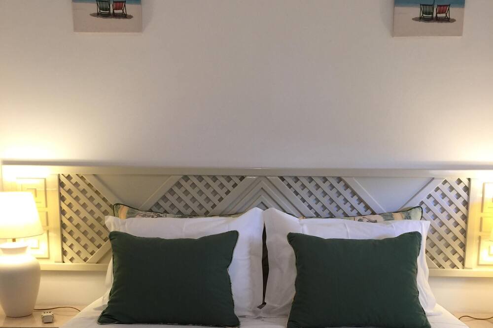 Photo of Bedroom in Porches