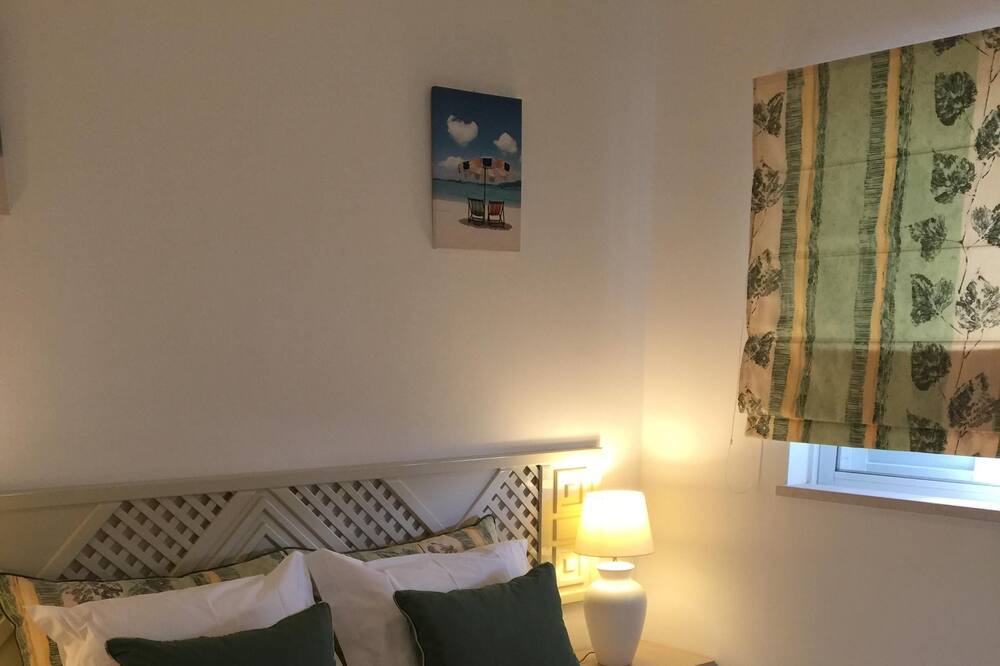 Photo of Bedroom in Porches