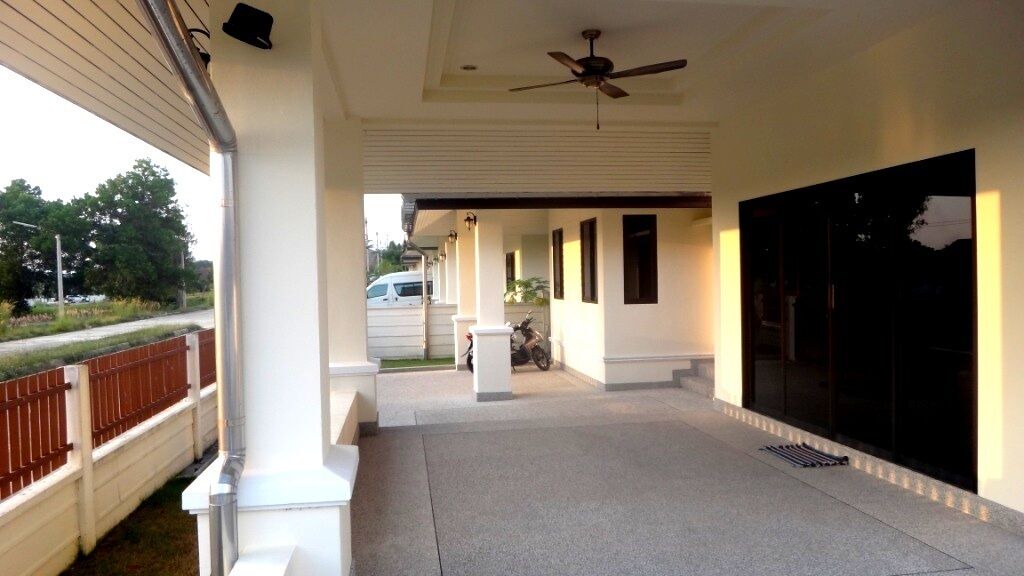 Photo of Patio Balcony in Khuekkhak