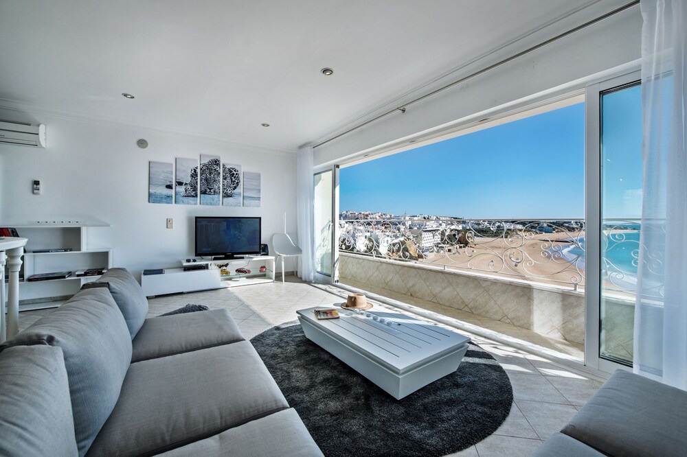 Photo of Livingroom in Peneco Beach