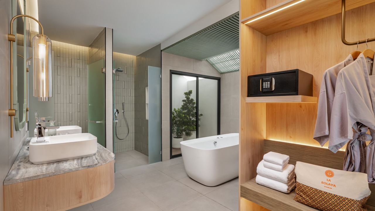 Photo of Bathroom in Khuekkhak