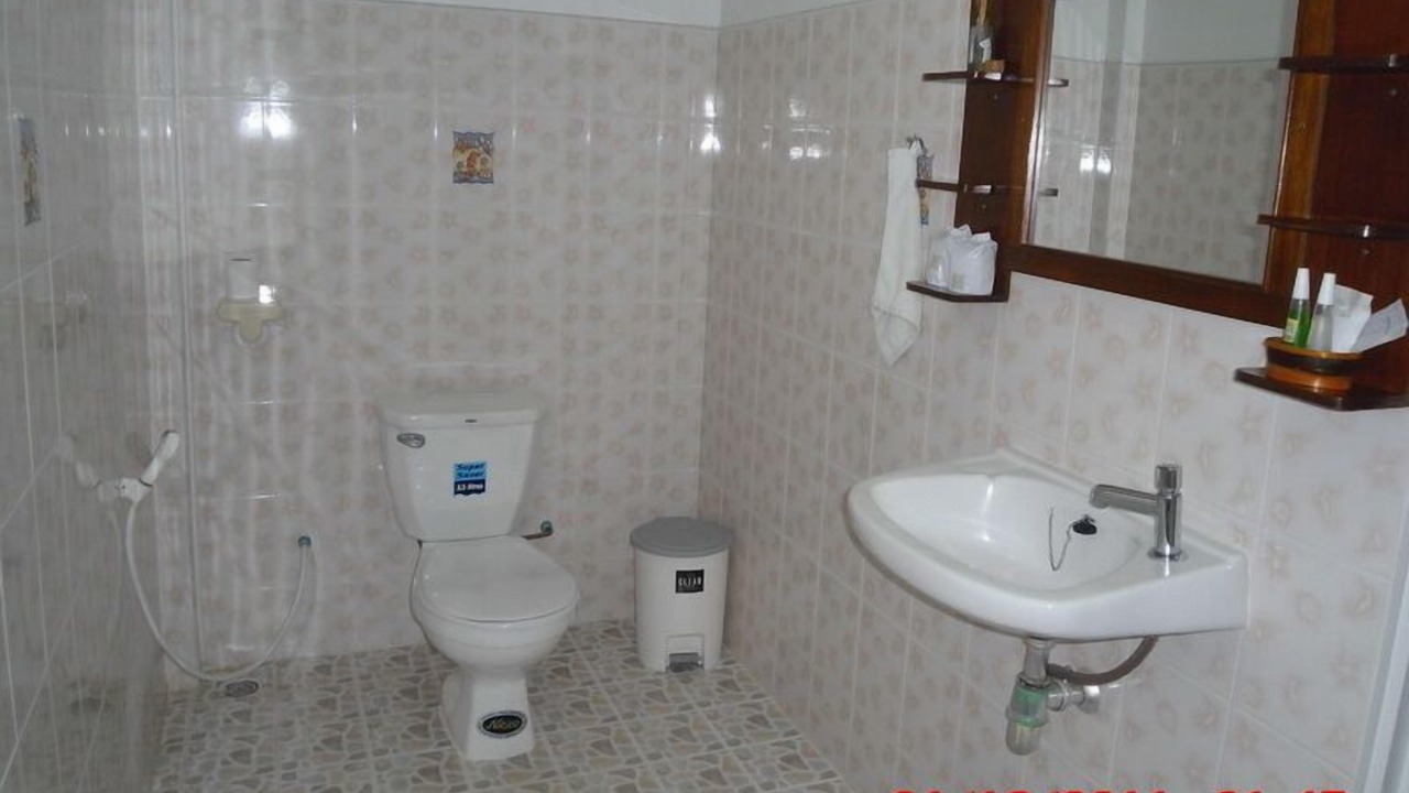 Photo of Bathroom in Khuekkhak