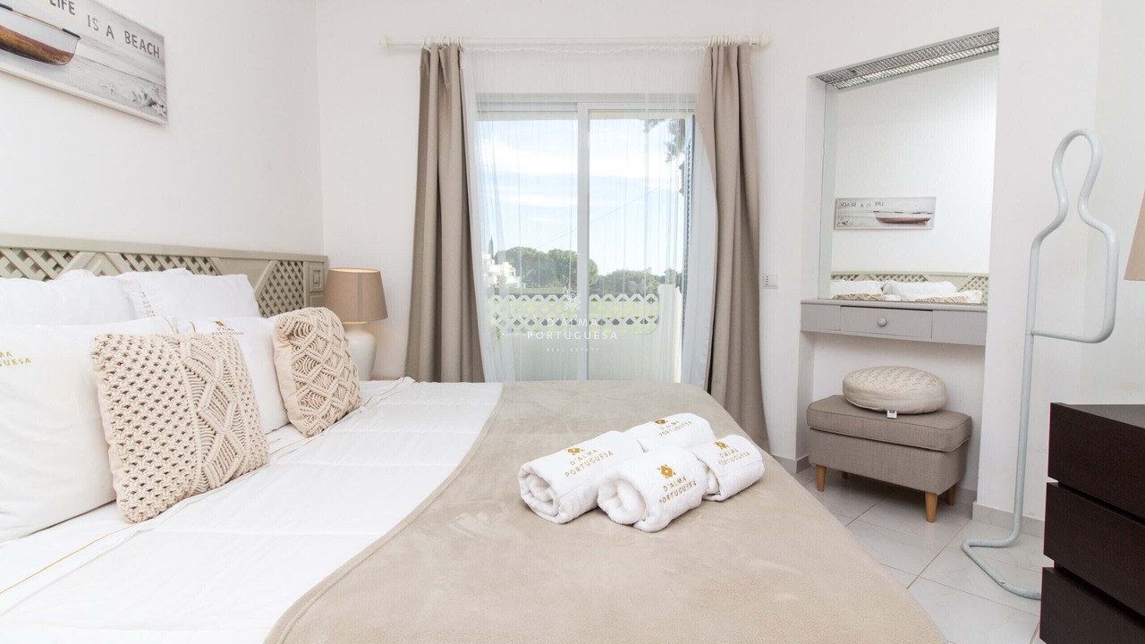 Photo of Bedroom in Vale Navio