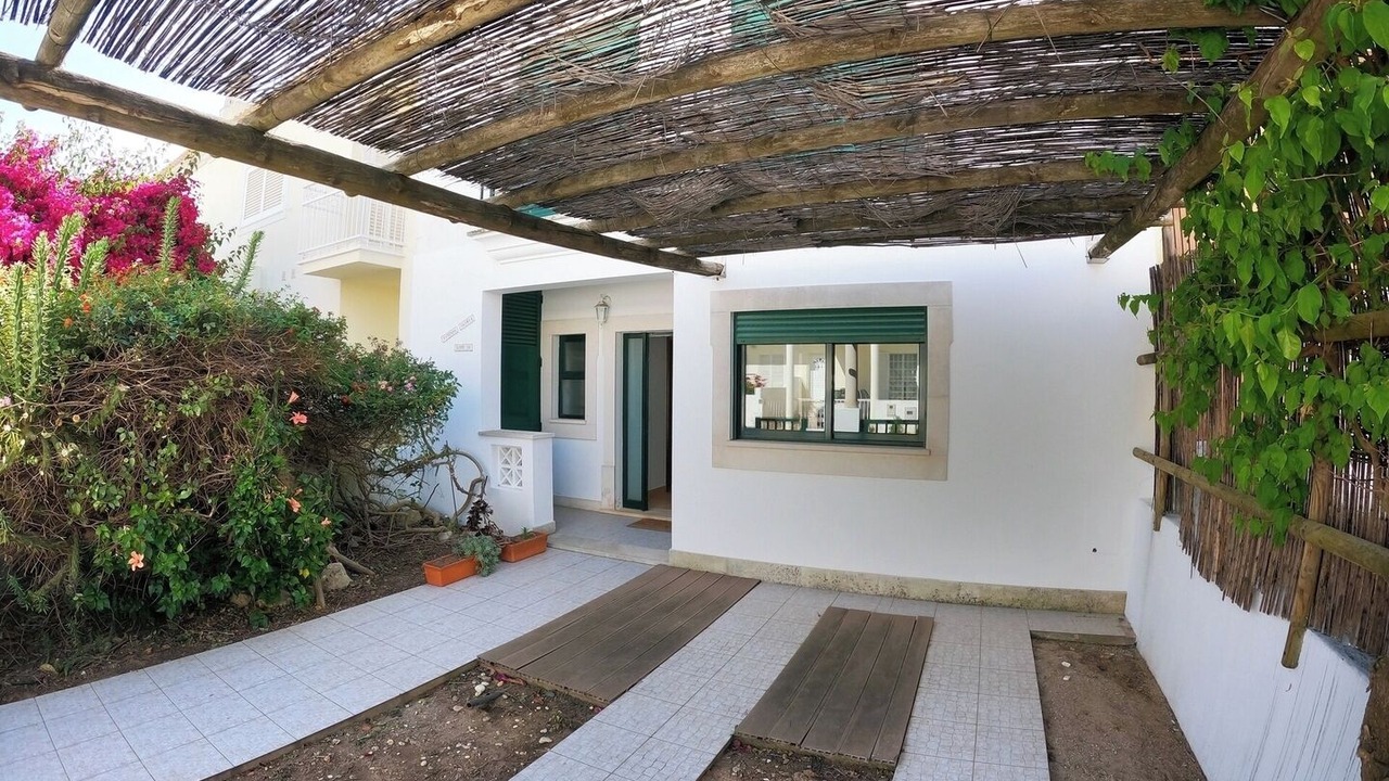 Photo of Outdoor in Pera
