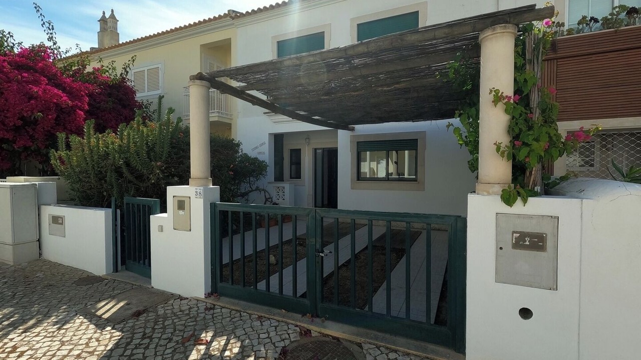 Photo of Outdoor in Pera