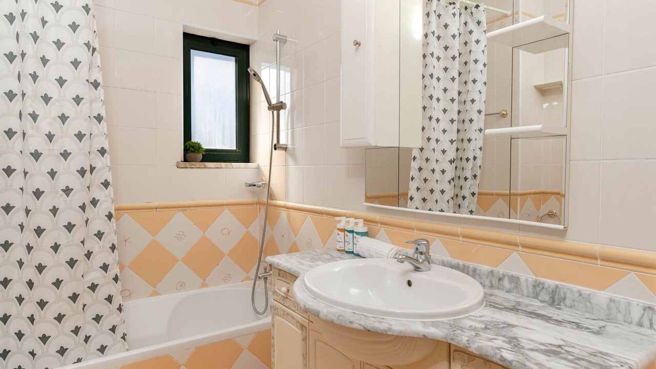 Photo of Bathroom in Correeira