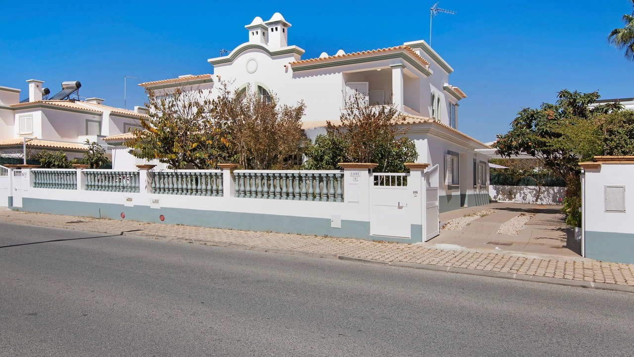 Photo of Outdoor in Gale