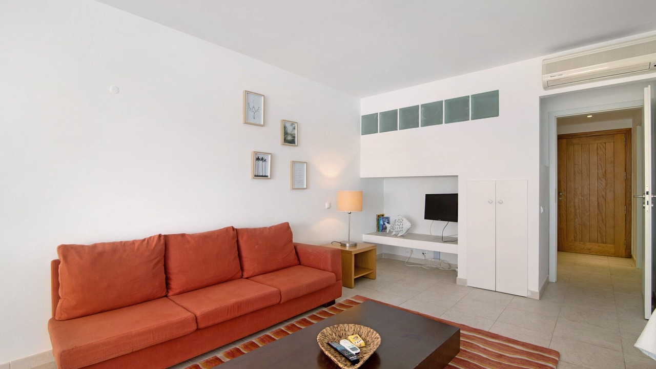 Photo of Livingroom in Canada
