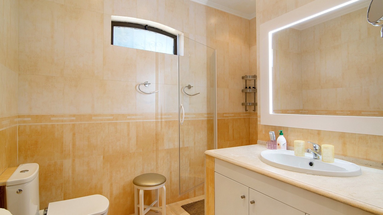 Photo of Bathroom in Quarteira