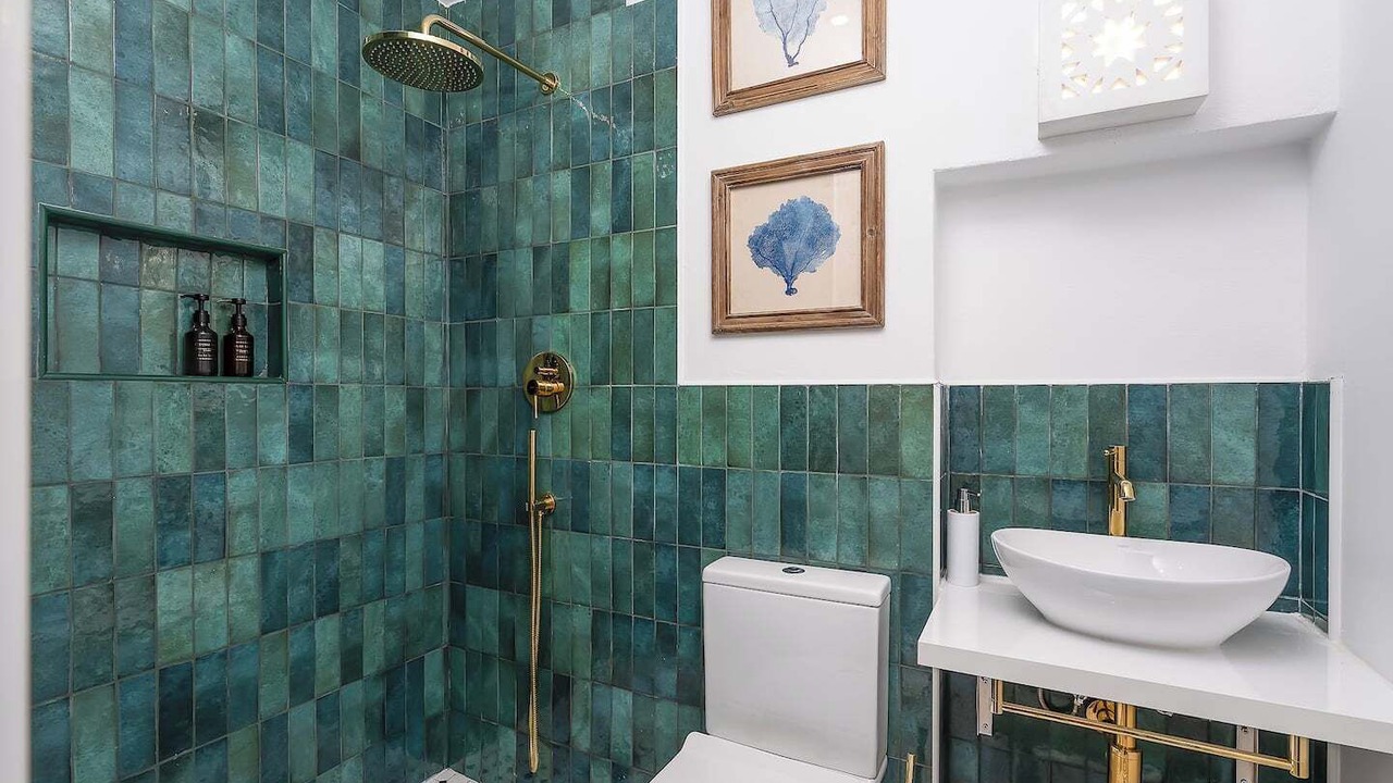 Photo of Bathroom in Portimao City Centre