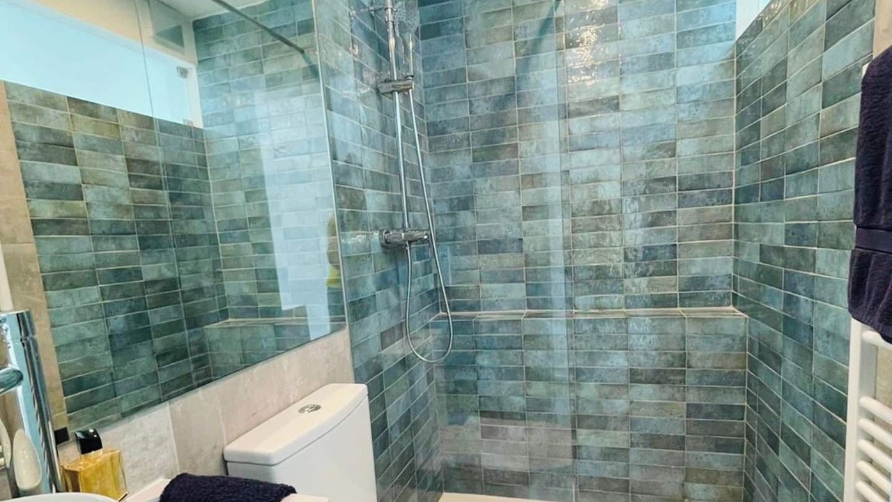 Photo of Bathroom in Portimao City Centre