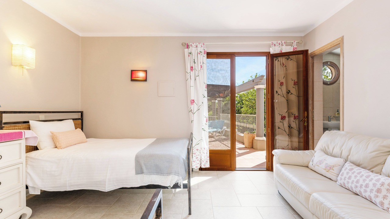 Photo of Bedroom in Almancil