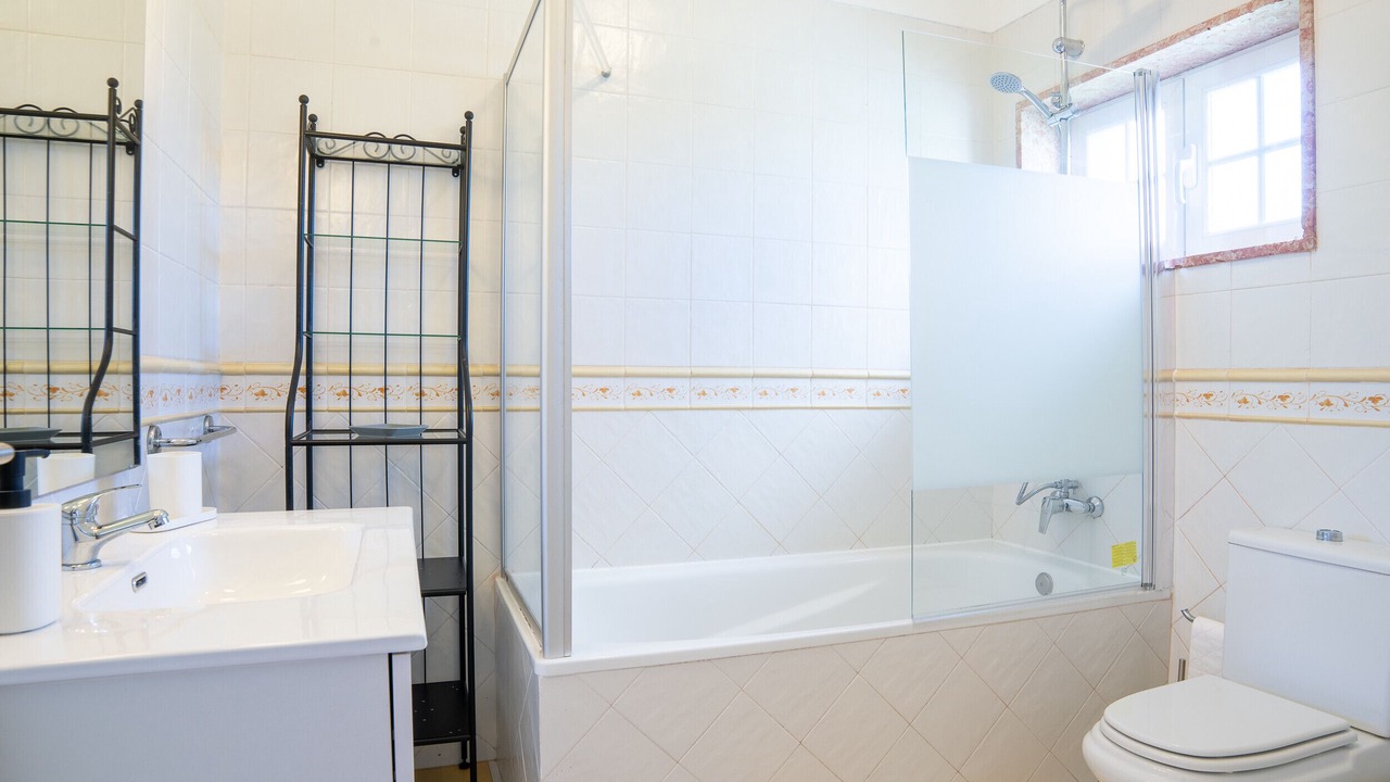 Photo of Bathroom in Ericeira