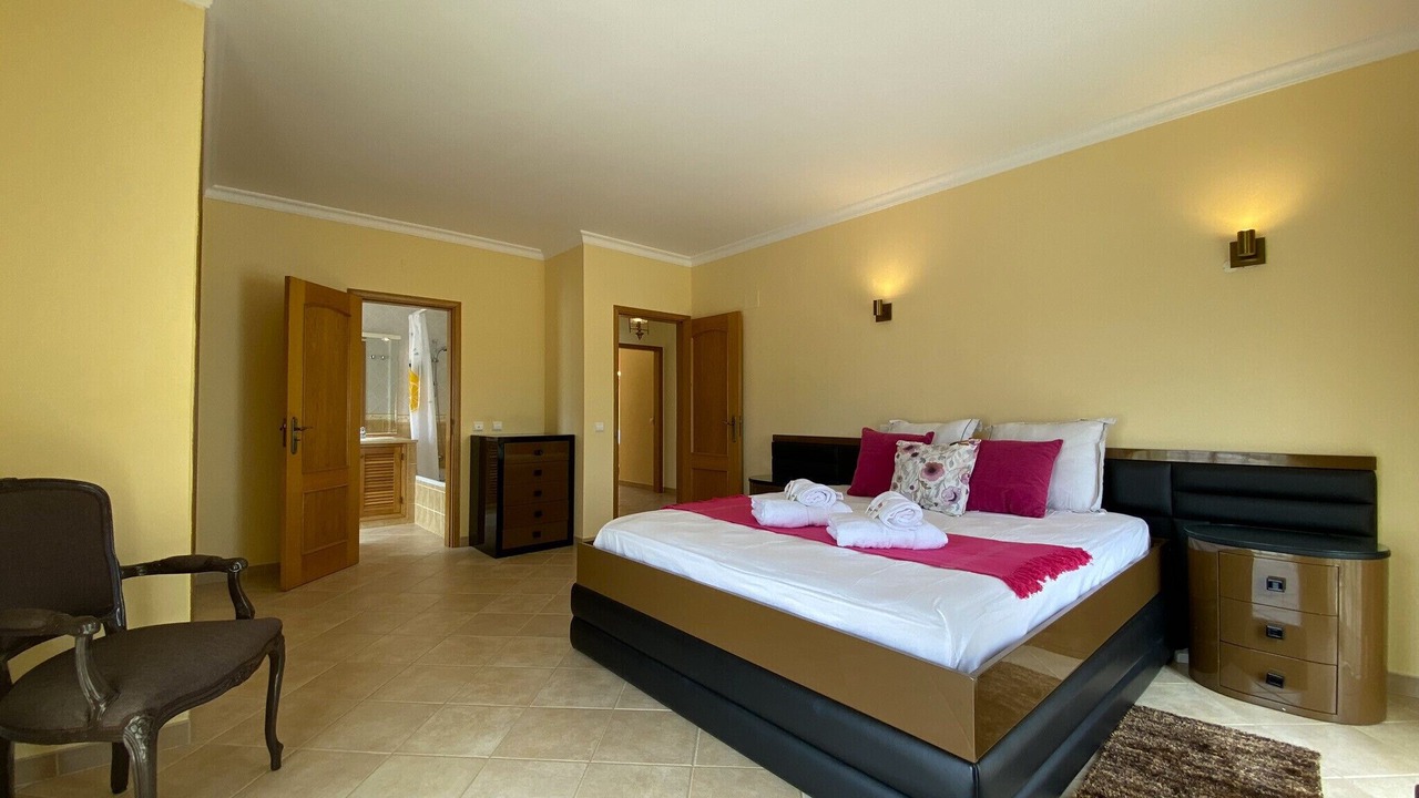 Photo of Bedroom in Pera